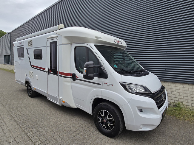 LMC T662 LMC T 662 Cruiser Comfort 160 HP CERAMIC COATING SINGLE BEDS TV SOLAR PANEL TOW BAR SWIVEL SEATS photo: 7