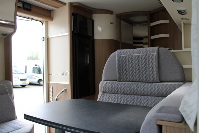 Robuuste AUTOMAAT 180 pk Malibu I 490 LE by Carthago hef-en enkele lengte bedden (124  foto: 27