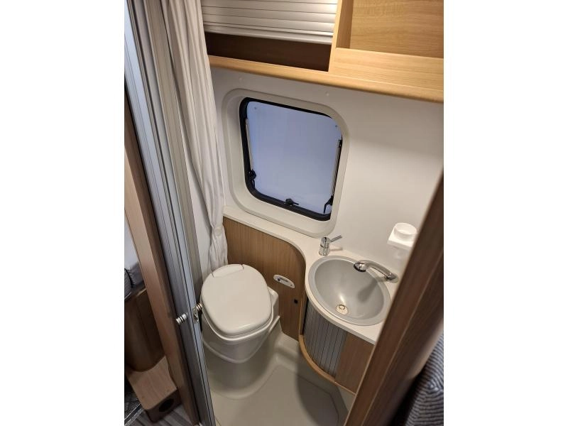 Adria Twin 600 Sunliving 130PK Solar  foto: 14
