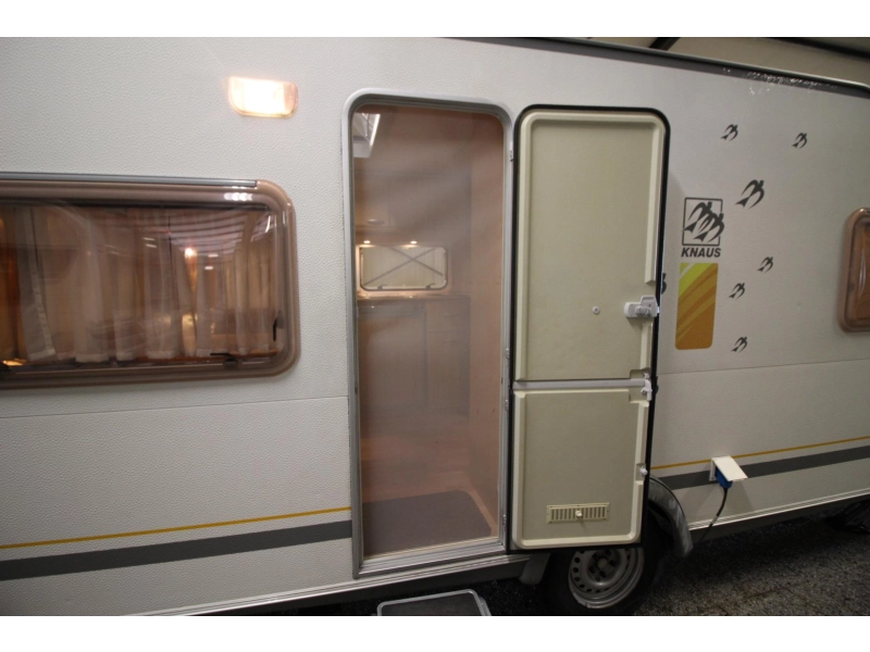 Knaus Sudwind 450 TUF Voortent, Fietsenrek,  foto: 19
