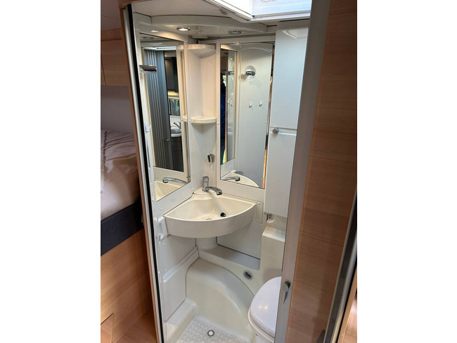 Knaus Van TI 550 MD Fiat Ducato 2.3 130 PK Half-integraal Camper Nieuwstaat foto: 14