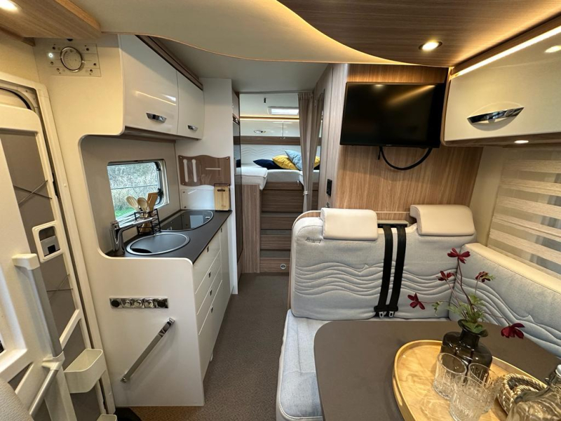 Bürstner Delfin T 690 G - navi  foto: 1