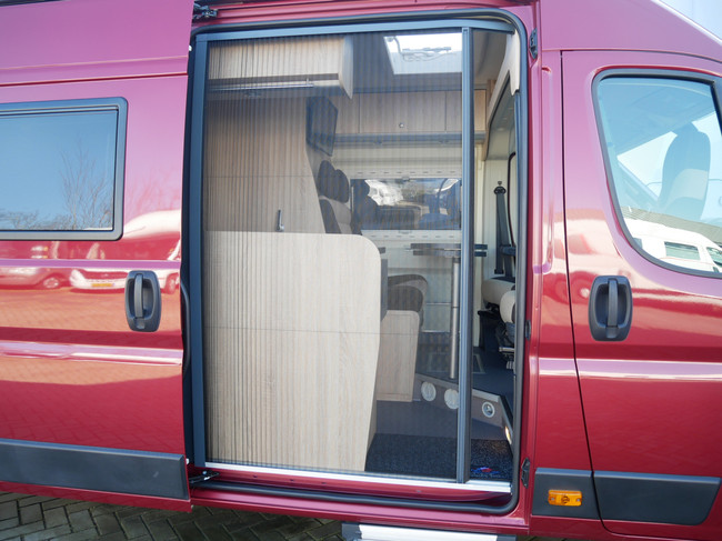 Clever 6.40 Mtr Buscamper, Chasis Maxi, &iexcl;&iexcl;Camas Bajas Longitudinales!! foto: 21