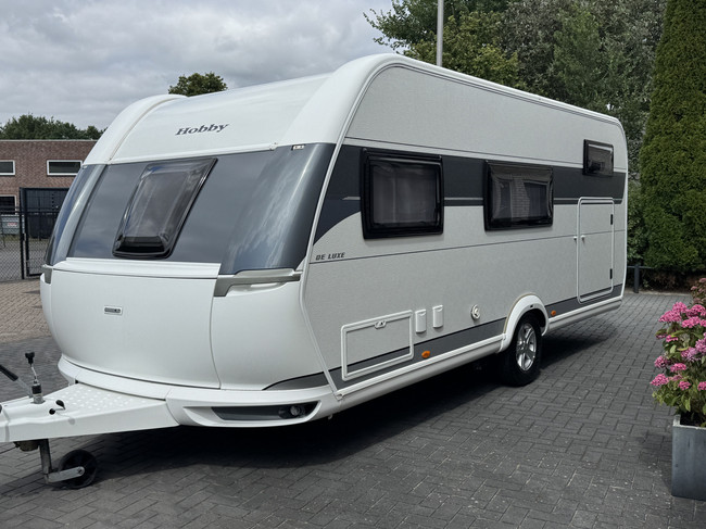 Hobby De Luxe 545 KMF mit ETAGENBETT UND GARAGE **6 Schlafpl&auml;tze/Truma Mover/1. Besitzer/Truma/Leichtmetallfelgen/Sehr gepflegter Wohnwagen** Foto: 9