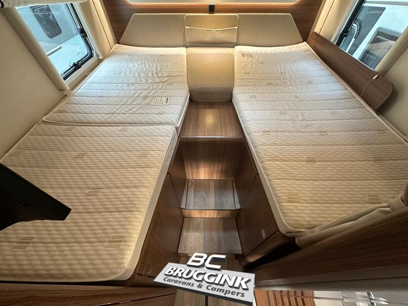 Hymer B-MC I 680 EINZELBETTEN + HUBBETT Foto: 9