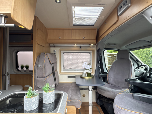 Adria Twin 600 158 cv Fiat Ducato 3.0 AUTOM&Aacute;TICO **Solo 6 metros/Cama transversal grande/4 asientos/Toldo/Panel solar/Portabicicletas/JBL/Ver foto: 6