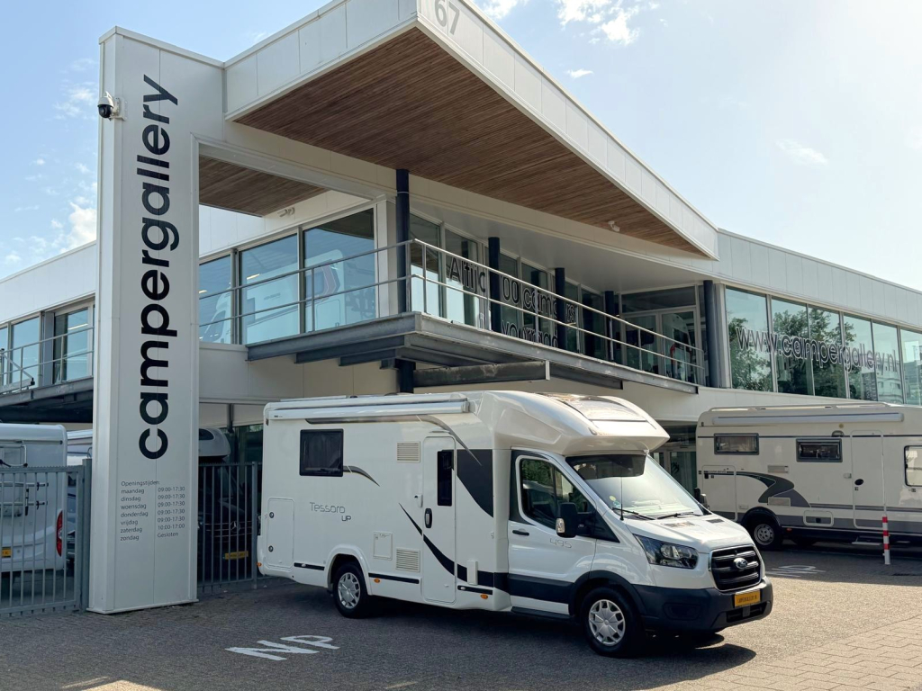 Benimar Tessoro 495 UP QUEENSBED + HEFBED XXL GARAGE 6.99M