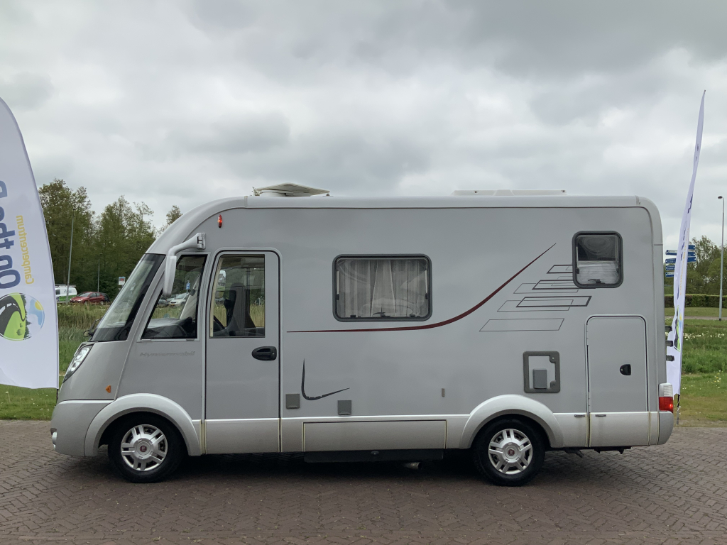 Hymer B 504 SL Integral, Equipado con cama individual trasera y cama elevable delantera, Aire acondicionado de motor, Chasis Alko, etc., A&ntilde;o 2009 Camper centrum on the road foto: 3