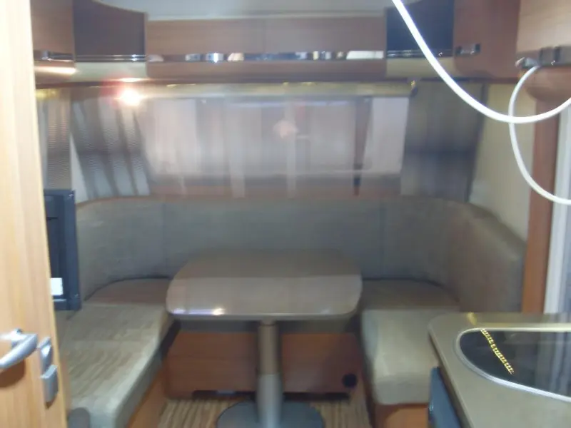 Adria Adora 492 UL ENKELE BEDDEN