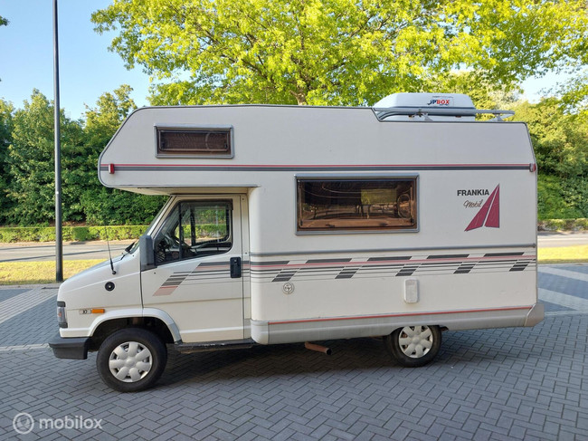 Fiat Ducato 1.9TD Frankia Mobil A520 Autocaravana compacta foto: 2