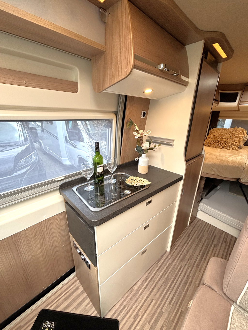 Carthago Malibu Van Charming GT 600 DB AUTOMAAT ENKELE BEDDEN 5.99M EURO 6 foto: 5