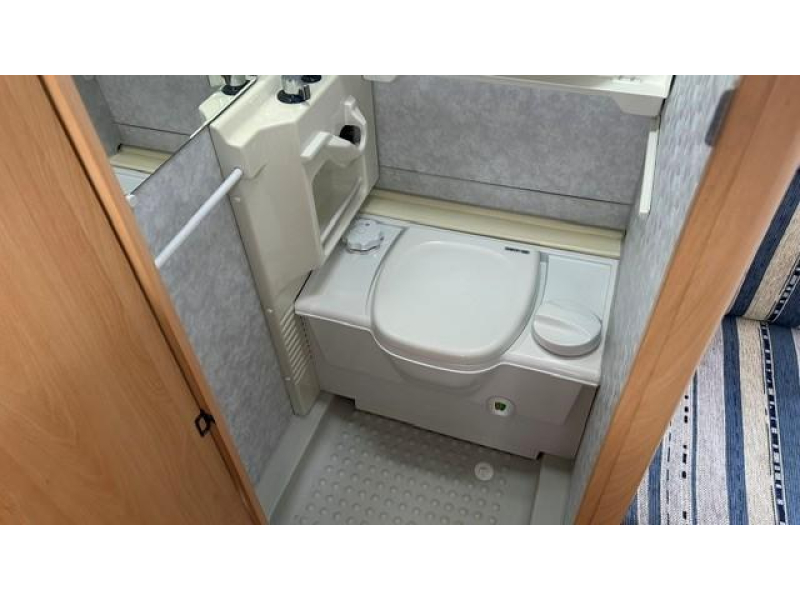 Adria Altea 390 DS Vorzelt+Markise Foto: 7