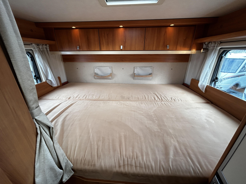 Hymer B614 CL Querbett/Hubbett/36.000km Foto: 10