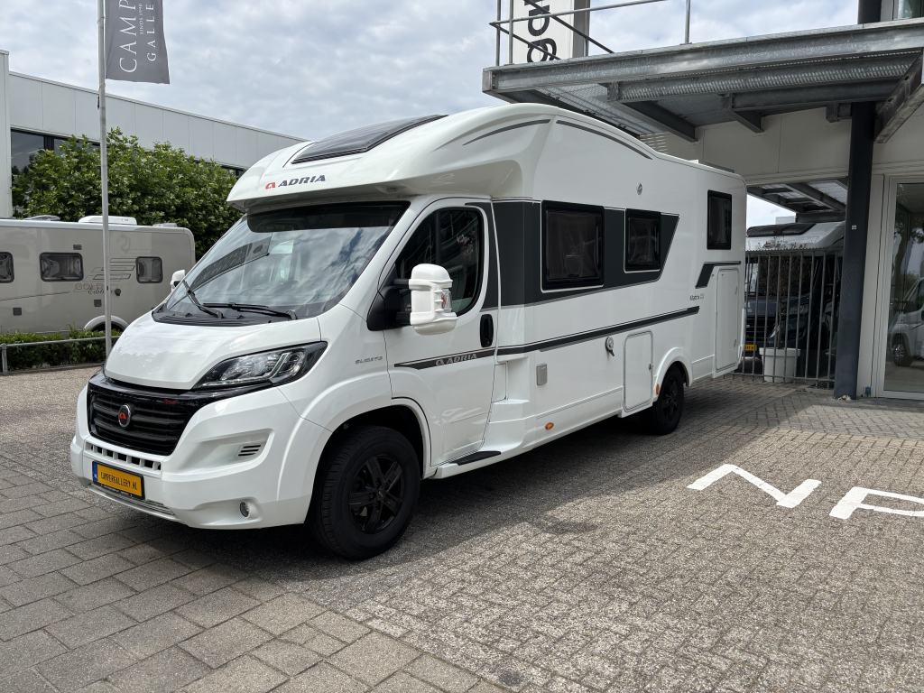 Adria MATRIX PLUS 670 SL ENKELE BEDDEN+HEFBED AUTOMAAT foto: 18