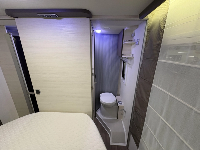 Chausson Welcome 728 EB Queensbed / hefbed  foto: 11