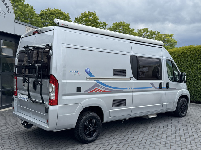 Adria Twin 600 158 cv Fiat Ducato 3.0 AUTOM&Aacute;TICO **Solo 6 metros/Cama transversal grande/4 asientos/Toldo/Panel solar/Portabicicletas/JBL/Ver foto: 3