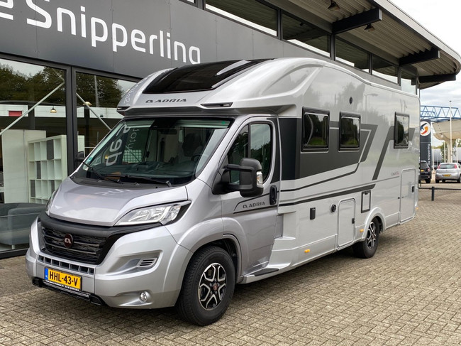 Adria Coral Supreme 670 DC QUEENSBED E&P LEVELSYSTEEM foto: 4