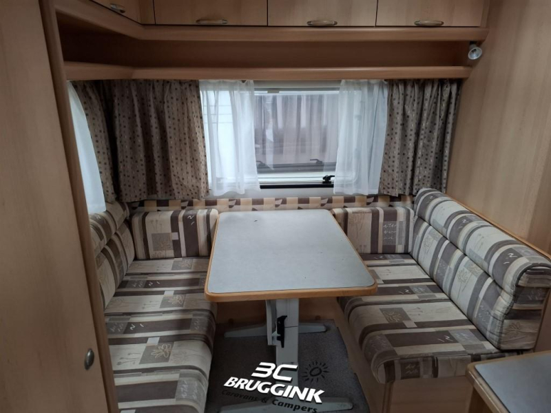 Knaus Sudwind As Good As Gold 400 TMF Dwars Bed Treinzit  foto: 2