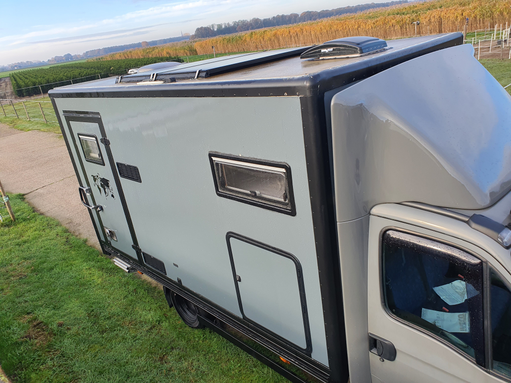 Iveco  2.3 TD Expeditie Camper off-grid met zonnepanelen. foto: 23