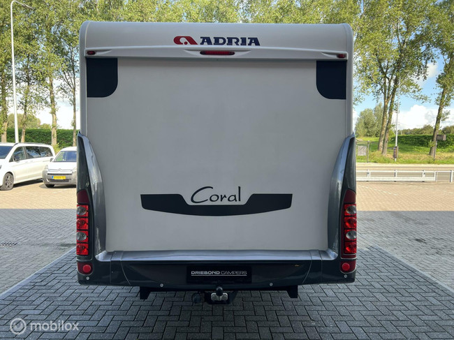 Adria CORAL S 690SP 160PK Queensbed Luifel Zonnepaneel Oven foto: 4