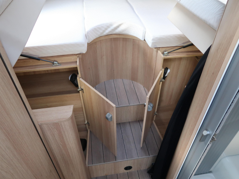 Knaus Sky TI 650 MEG AUTOMATIC 150 HP photo: 10