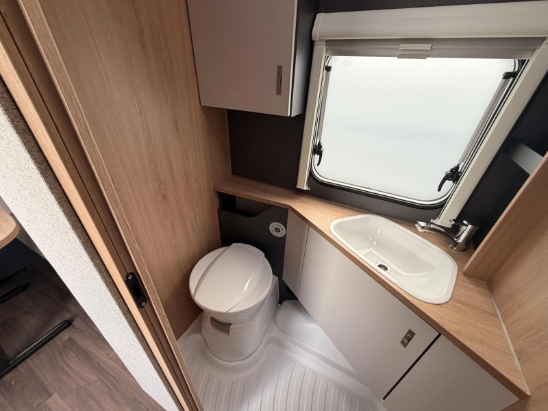Knaus Sport 500 EU 1800KG + Camas individuales foto: 9