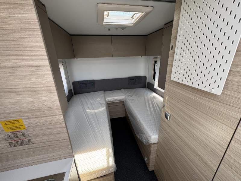 Adria Altea 502 UL 60 Year, T&uuml;r mit Fenster Foto: 5