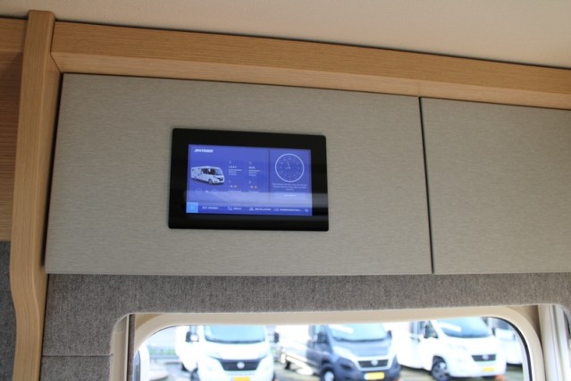 Volledig luchtgeveerde Hymer B ML I 780 9 G Tronic Automaat 170 pk Mercedes 417 CDI (53  foto: 31