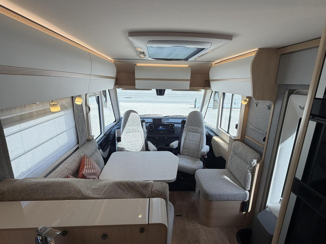 Hymer BML-I 780 MasterLine Bovenkasten Level 2X Airco Lithium foto: 15
