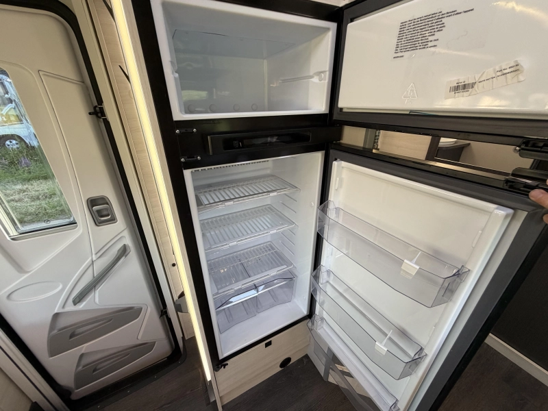 Challenger Graphite Premium 260 Webasto, Solar photo: 8