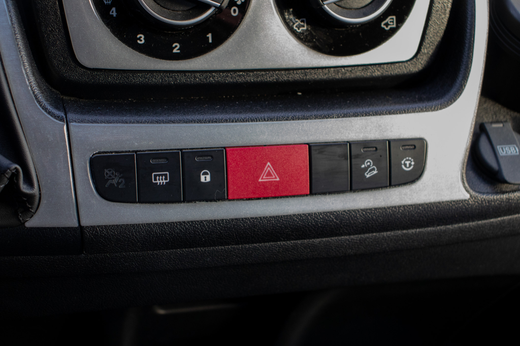 Karmann Davis 590 Skyroof foto: 49