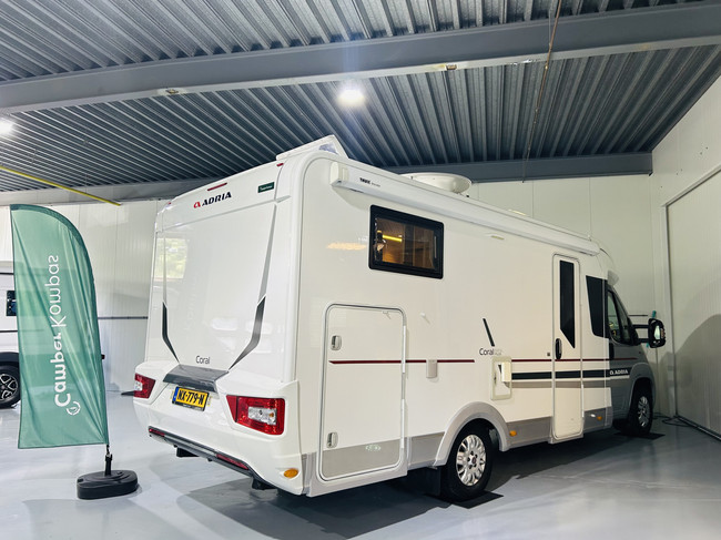 Adria CORAL S 600SL Plus, Autom&aacute;tico, Camas individuales, 1er Propietario 150CV foto: 6