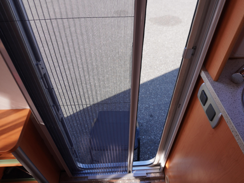 Eriba Living 480 WITH MOVER, AWNING, AIR CONDITIONING photo: 13