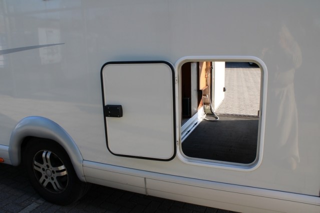Carthago Chic C Line I 5.0 1e eigenaar Fiat 3.0 liter 160 pk 4250 kg chassis enkele bedden 5 zitplaatsen (122  foto: 7