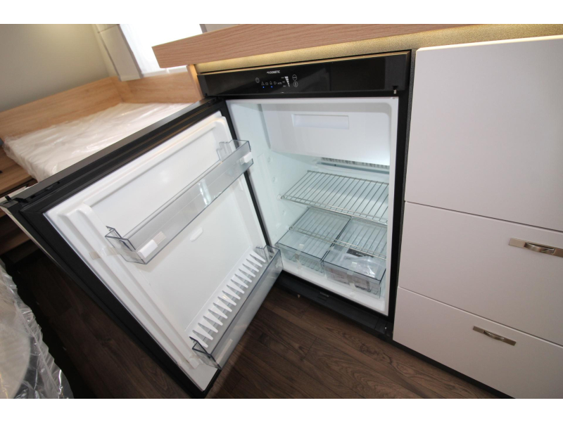 Knaus Sport 460 EU Camas individuales y techo de GFK! foto: 14