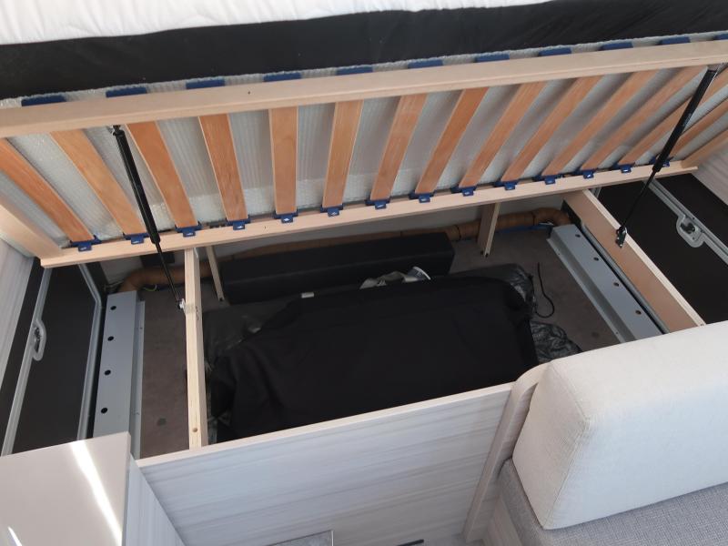 Dethleffs C'Joy 420 QSH MET VENTURA VOORTENT  foto: 12