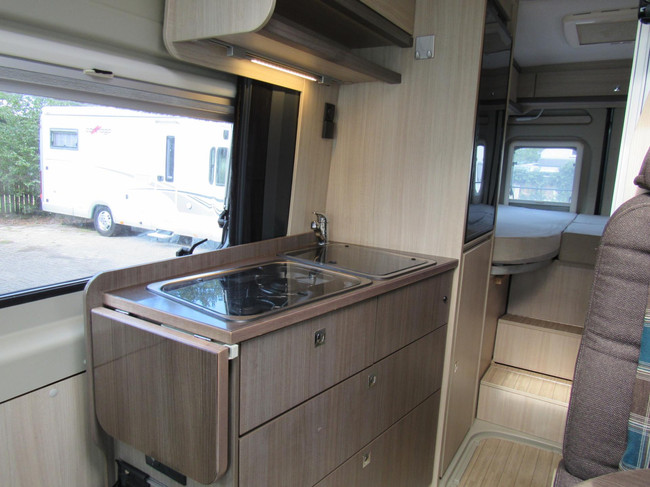 Pössl 640 Roadcruiser Buscamper Enkelebedden Busbiker 2016 foto: 14