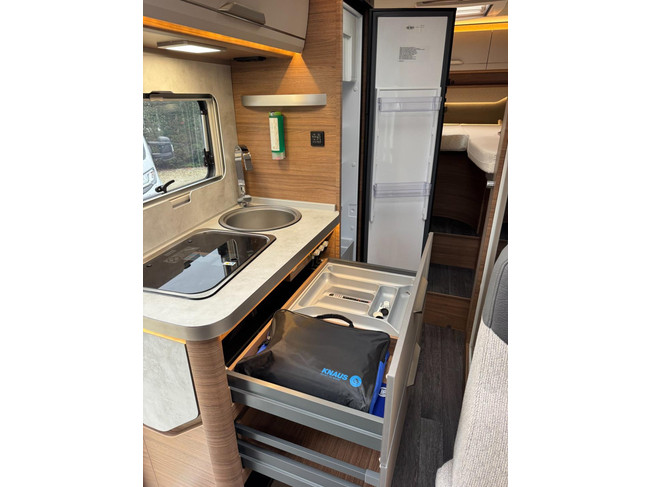 Knaus van ti 650 MEG 2024 Lengte bedden 7.220 KM nieuwstaat foto: 8