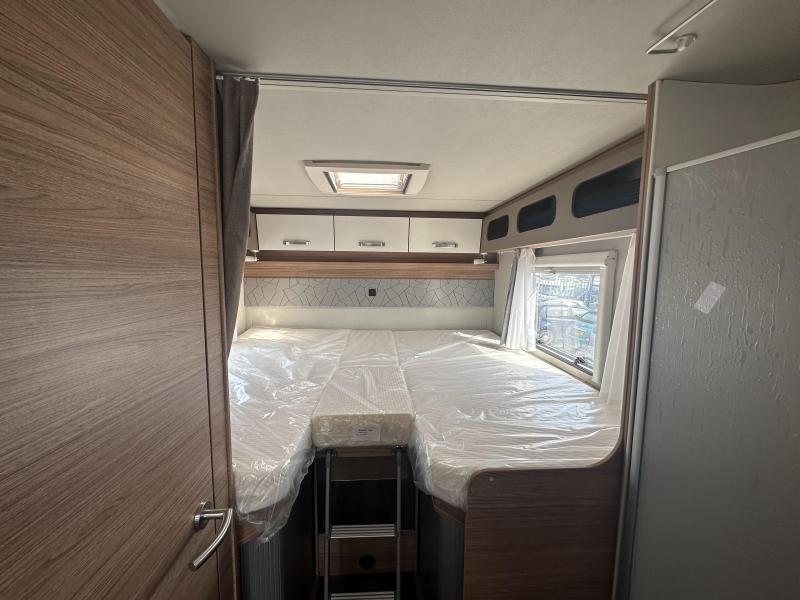 Weinsberg CaraSuite 700 ME Ensuite bad zonder hefbed  foto: 14