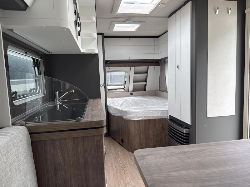 Hobby Excellent Edition 460 UFE Model 2026  foto: 8