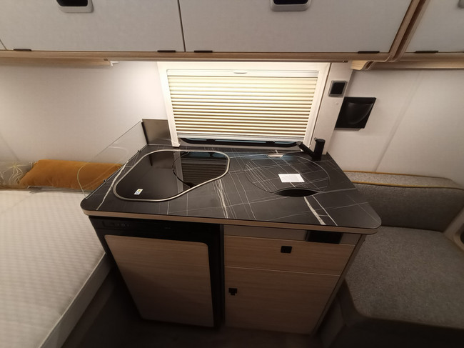 Eriba Touring 310 Harbour Blue foto: 11