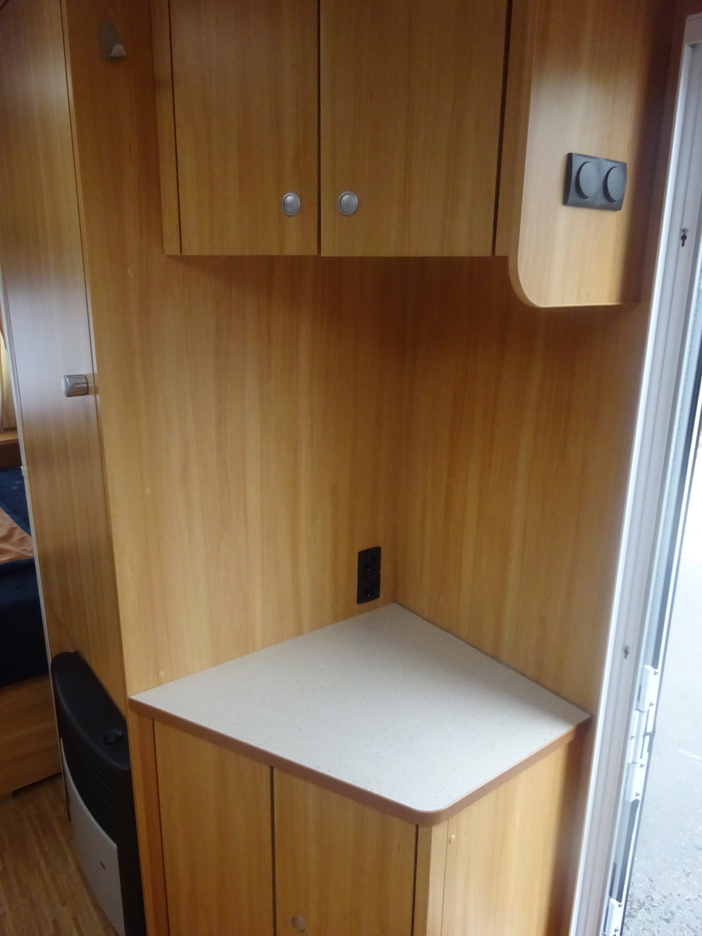 Dethleffs Camper 440DB Met Mover foto: 17