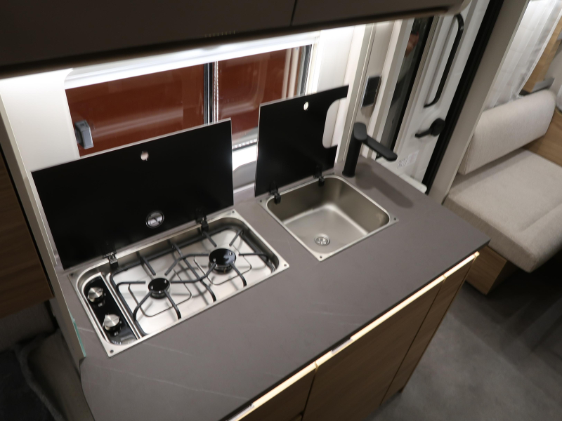 Dethleffs Nomad 460 EL FIRST EDITION UITVOERING  foto: 9