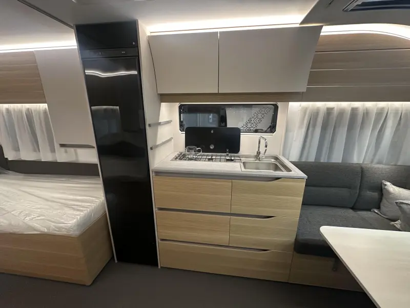Adria Adora 572 UT Nieuw - Actie model 2025  foto: 7