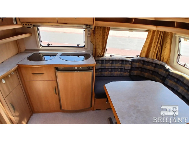 Caravana Fendt Saphir 470.. cama francesa/asientos redondos foto: 6