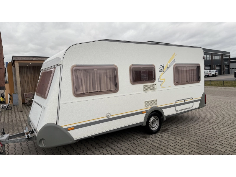 Knaus Sudwind 450 TF frans bed rondzit toilet  foto: 14