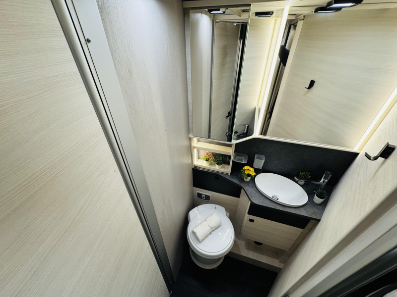 Challenger Graphite Ultimate 328 Automaat Queensbed  foto: 15