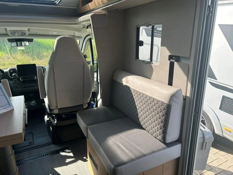 Adria Coral 670 DL 60 Years 180 CV + Autom&aacute;tico foto: 5