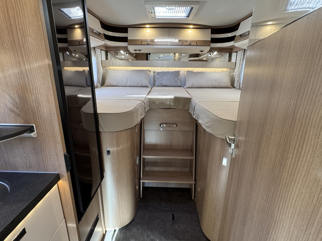 Carthago T 430 KB LE 140 pk AUTOMAAT 9-Traps Euro6 Fiat Ducato **Enkele lengtebedden/4 zitplaatsen/Luifel/32