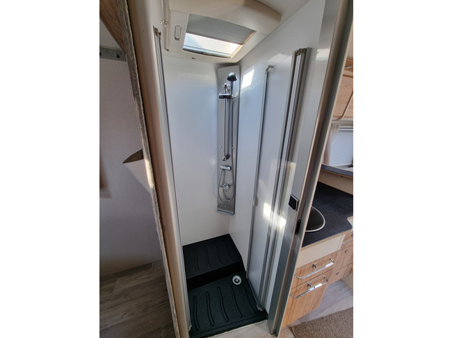 Bavaria Pilote P740 Class | Distr.neu | Elec. Queensbett | Solarpaneele | Luftfederung | Sehr guter Zustand! Foto: 4